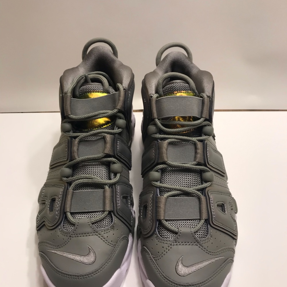 Nike shoes - Picture 5 of 5